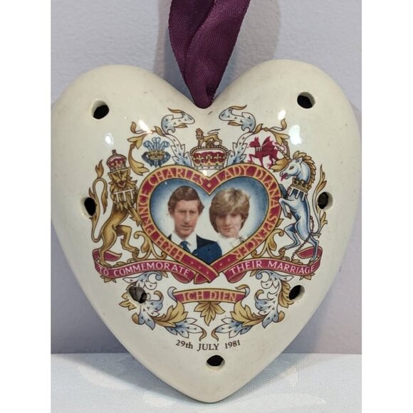 Royalty Lot - Queen's Family - Picture 9 of 10